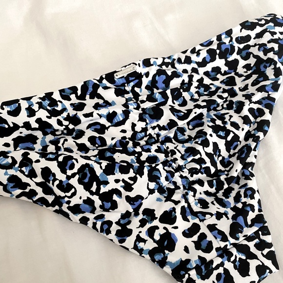 Victoria secret halter bikini - Picture 2 of 5